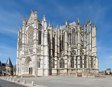 Unfinished Beauvais Cathedral lacking a nave and spire (1225–1272)