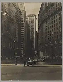 Consuelo Kanaga, Untitled (Bowling Green, NYC). Brooklyn Museum