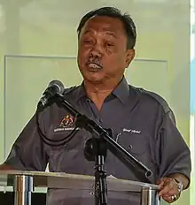 Yusof Apdal giving a speech