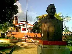 A photo of Antonio Vale Square with the Church of Santo Antonio de Padua in the background.