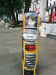 Putin-Hitler signage in London, 2014