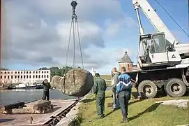 Loading the stone